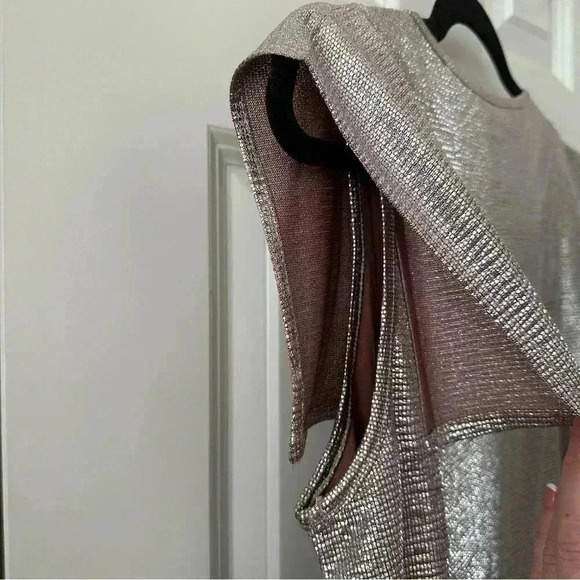 NWT Maette Women’s Metallic Flutter Cap Sleeve Day To Night Feminine Blouse‎ S - Picture 5 of 8